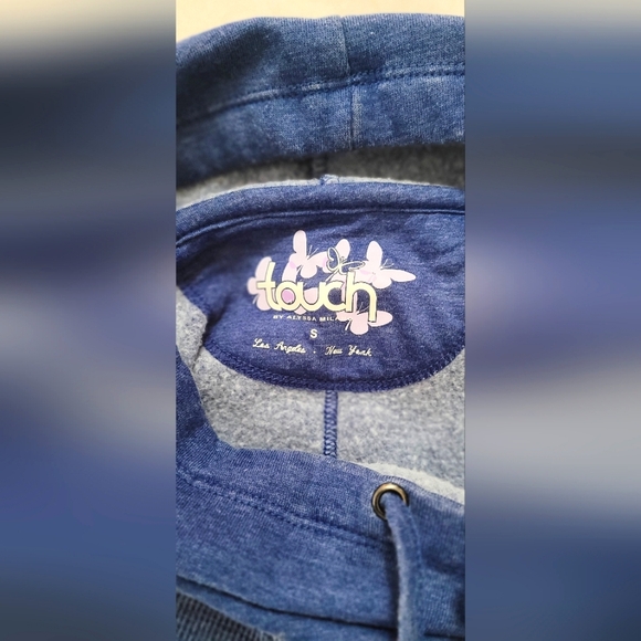 NWT! New York Giants NFL Women's Cozy Athleisure GameDay Sweater Size Small - Picture 4 of 10